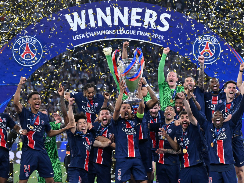 Paris Saint-Germain gewann in der vergangenen Saison den Titel in der Champions League. (Archivbild) - Foto: Robert Michael/dpa