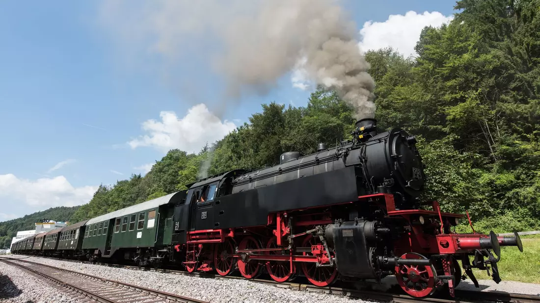 Die Sauschwänzlebahn im Schwarzwald war in der Eisenbahn-Romantik immer wieder Thema. - Bild: picture alliance / dpa