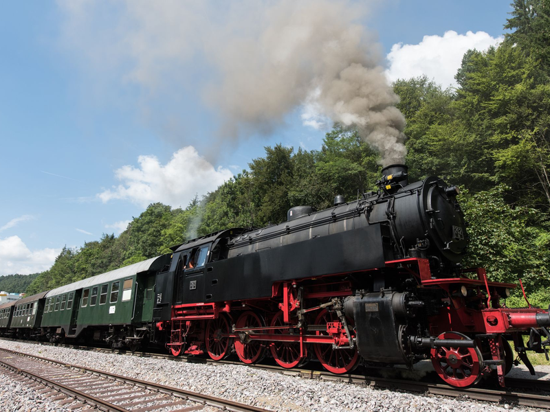 Die Sauschwänzlebahn im Schwarzwald war in der Eisenbahn-Romantik immer wieder Thema. - Foto: picture alliance / dpa