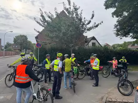 POL-BOR: Pressemitteilung Neues Konzept Seniorenradeln im Kreis Borken erfolgreich gestartet - weitere Termine folgen - Foto: presseportal.de