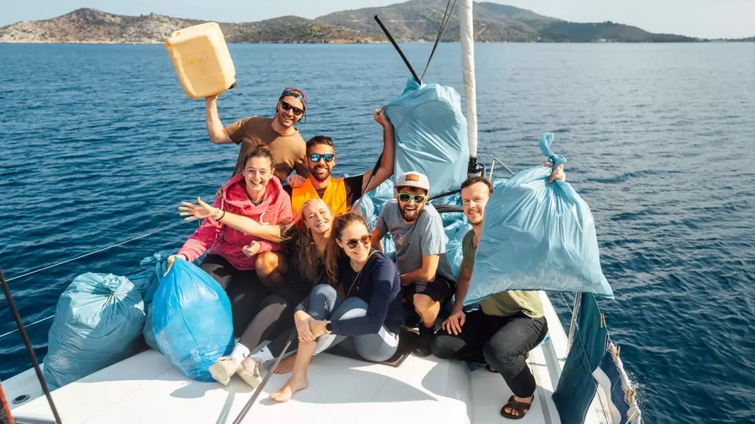 Sail & Clean: Join The Crew verlost Plätze für Segeltour und Beach Cleanups - Bild: presseportal.de