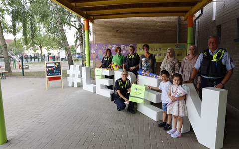 POL-HAM: Sicherer Schulweg - Polizei und Verkehrswacht zum Schulstart an der Hermann-Gmeiner-Grundschule - Foto: presseportal.de