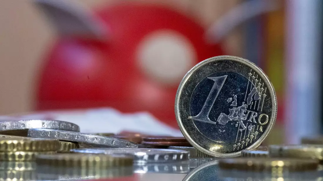 Schon in der Schulzeit zeigen sich Unterschiede im Finanzwissen von Mädchen und Jungen. (Symbolbild)  - Bild: Hendrik Schmidt/dpa