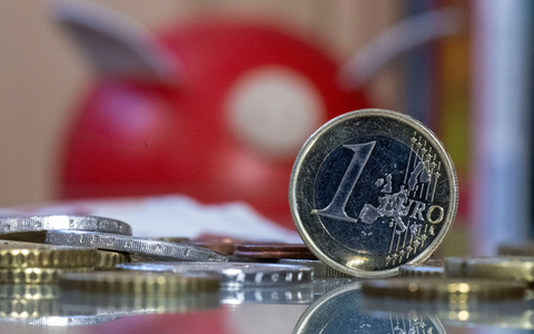Schon in der Schulzeit zeigen sich Unterschiede im Finanzwissen von Mädchen und Jungen. (Symbolbild)  - Foto: Hendrik Schmidt/dpa