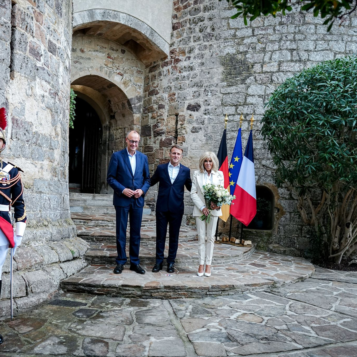 Merz und Macron sprachen auch über Russlands Angriffskrieg gegen die Ukraine. - Foto: Kay Nietfeld/dpa