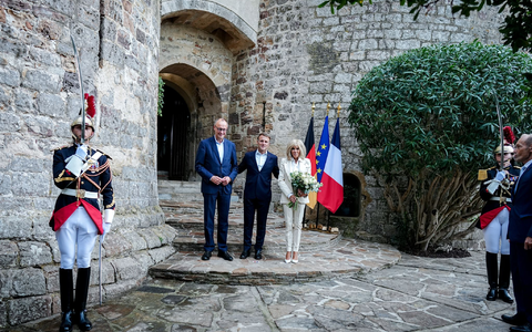 Macron und Merz sehen die deutsch-französischen Beziehungen im Aufschwung. - Foto: Kay Nietfeld/dpa