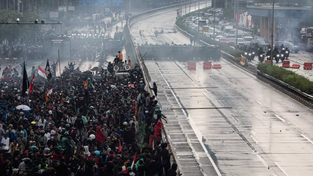 In vielen Landesteilen gibt es seit Tagen heftige Proteste. - Bild: Donal Husni/ZUMA Press Wire/dpa