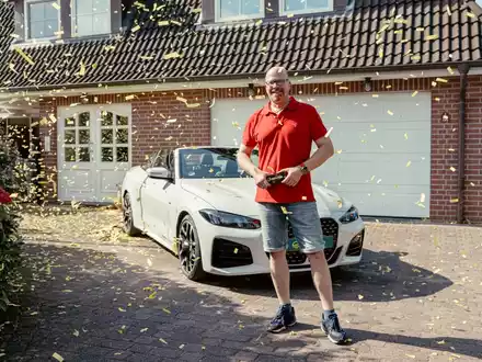 Sonnenschein auf Knopfdruck statt Wasserschaden - Schadensanierer aus Hamburg gewinnt BMW-Traumcabrio - Foto: presseportal.de