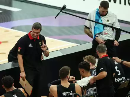 Die deutschen Basketballer wurden im Teamhotel geweckt. - Foto: Matthias Stickel/dpa