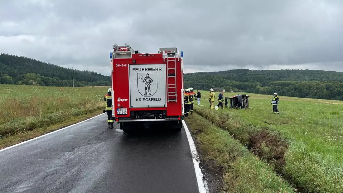POL-PIROK: Fahrzeug kommt von der Fahrbahn ab und überschlägt sich - Bild: presseportal.de