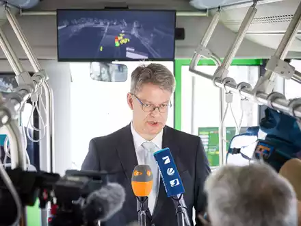 Die Testphase in der Region Hannover ist bis Ende des Jahres angesetzt. - Foto: Moritz Frankenberg/dpa