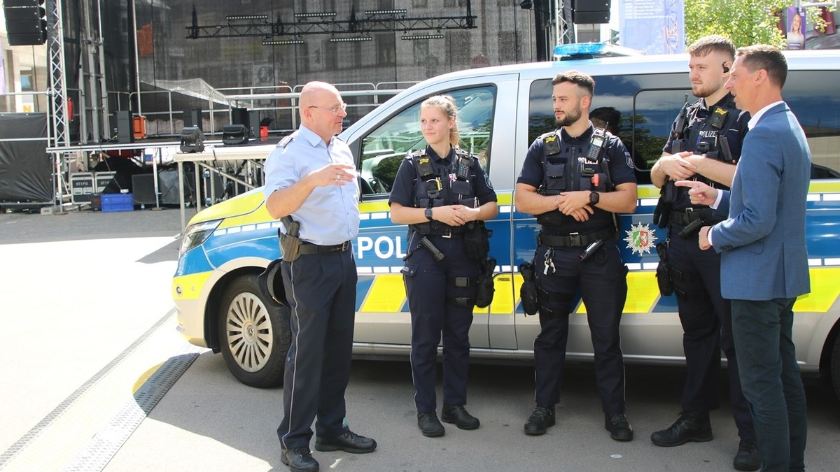 POL-SI: Siegener Stadtfest 2025 - Kreispolizeibehörde Siegen-Wittgenstein leistet mit starken Kräften wichtigen Beitrag zur Sicherheit - Foto: presseportal.de