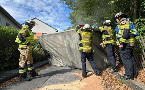 FW-EN: Verkehrsunfall mit auslaufenden Betriebsmitteln am Nierkamp - Foto: presseportal.de
