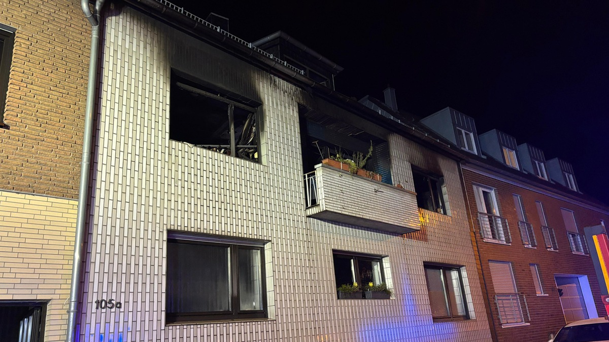 FW Frechen: Zahlreiche Einsätze für die Feuerwehr Frechen - Schwerer Gebäudebrand in Bachem - Foto: presseportal.de