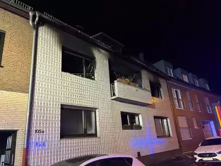 FW Frechen: Zahlreiche Einsätze für die Feuerwehr Frechen - Schwerer Gebäudebrand in Bachem - Foto: presseportal.de