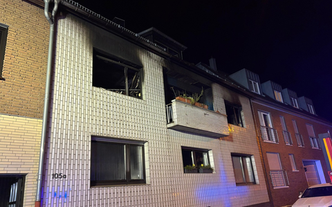 FW Frechen: Zahlreiche EinsĂ€tze fĂŒr die Feuerwehr Frechen - Schwerer GebĂ€udebrand in Bachem - Foto: presseportal.de FW Frechen: Zahlreiche EinsĂ€tze fĂŒr die Feuerwehr Frechen - Schwerer GebĂ€udebrand in Bachem - Foto: presseportal.de