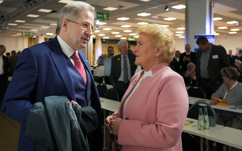 Damals noch Partner, heute erbitterte Gegner: Hans-Georg MaaĂen und Sylvia Pantel. (Archivbild) - Foto: Soeren Stache/dpa Damals noch Partner, heute erbitterte Gegner: Hans-Georg MaaĂen und Sylvia Pantel. (Archivbild) - Foto: Soeren Stache/dpa