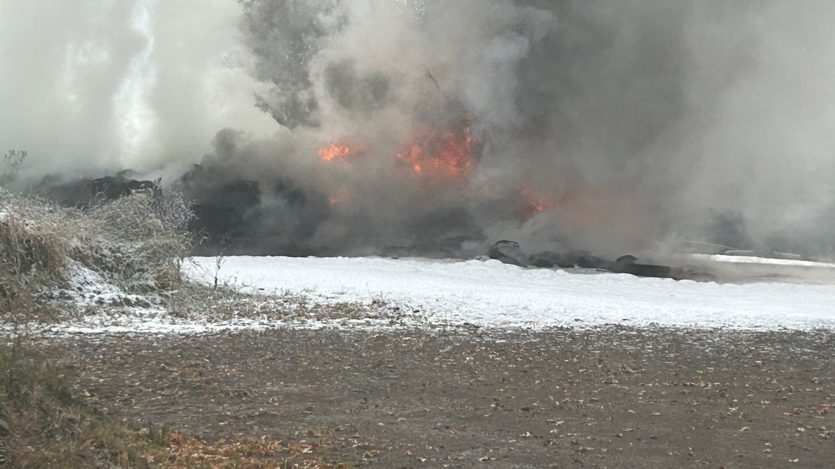 POL-PDWIL: Brand eines Reifenhaufens - Foto: presseportal.de