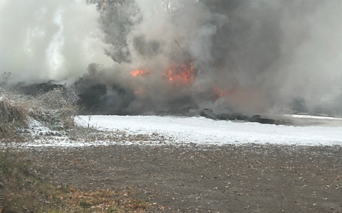 POL-PDWIL: Brand eines Reifenhaufens - Foto: presseportal.de POL-PDWIL: Brand eines Reifenhaufens - Foto: presseportal.de