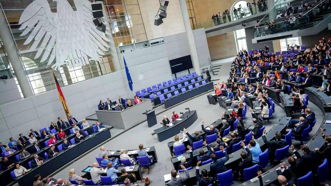 Im Bundestag endet die Sommerpause. (Archivbild) - Bild: Kay Nietfeld/dpa