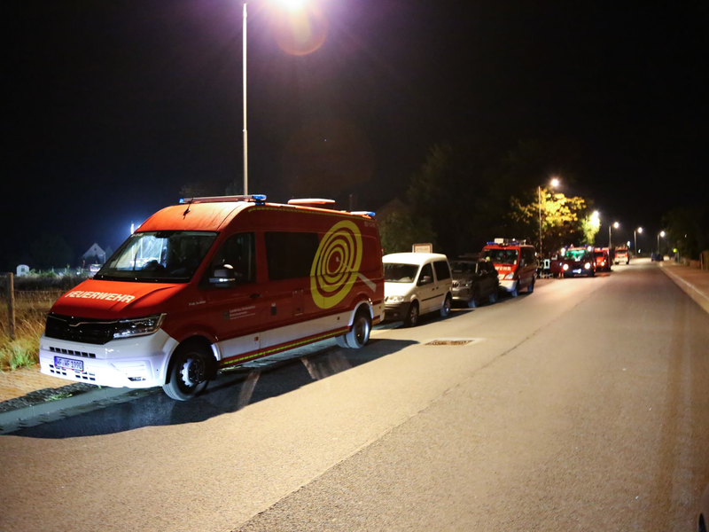 Aufatmen nach einer Nacht in Sorge. Ein zehnjähriger Junge wurde in einer Garage gefunden.  - Foto: Benjamin Müller/dpa