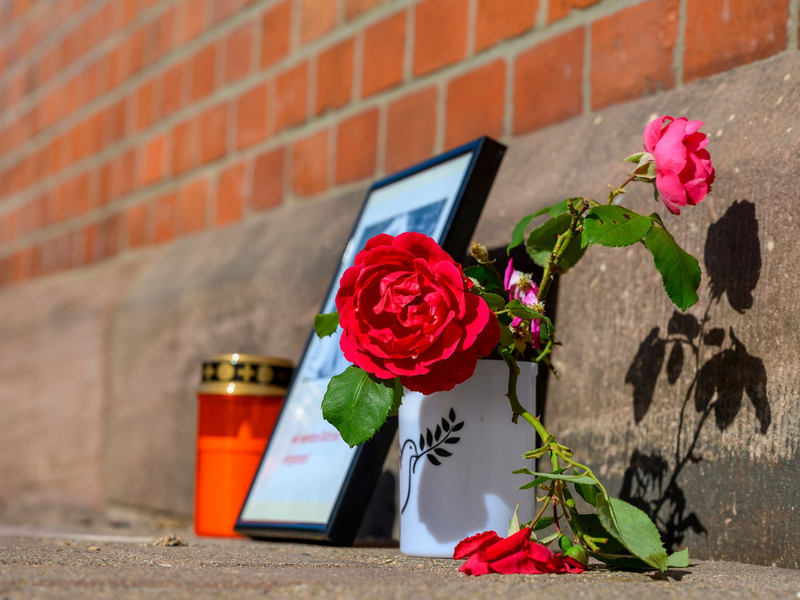 Nach dem Tod einer 16-Jährigen am Bahnhof Friedland steht ein Iraker unter dringenden Verdacht. Bundesinnenminister Drobrindt (CSU) sieht Versäumnisse der Behörden. (Archivbild)  - Foto: Swen Pförtner/dpa