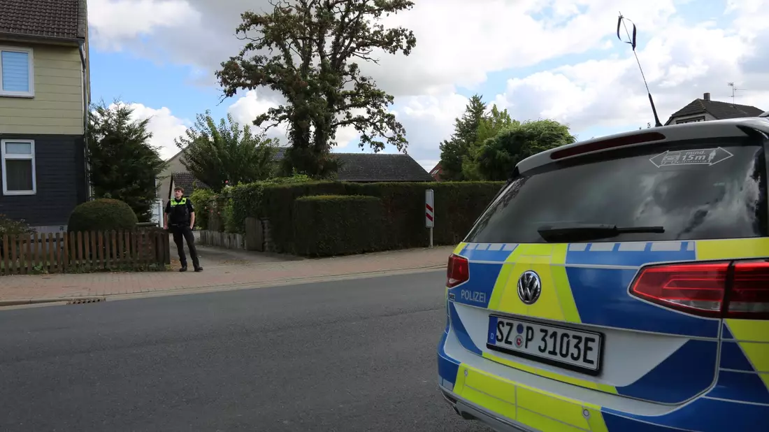 Einsatzkräfte hatten mit einem Großaufgebot nach dem Jungen gesucht.  - Bild: Benjamin Müller/TNN/dpa
