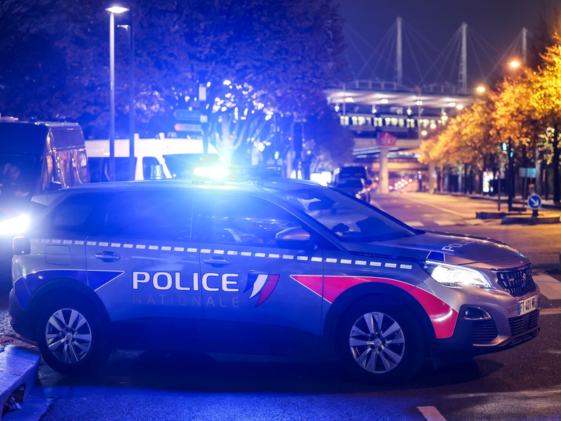 Ein Streit in einer Bar in der Normandie endet in einer Tragödie (Archivbild). - Foto: Christoph Reichwein/dpa