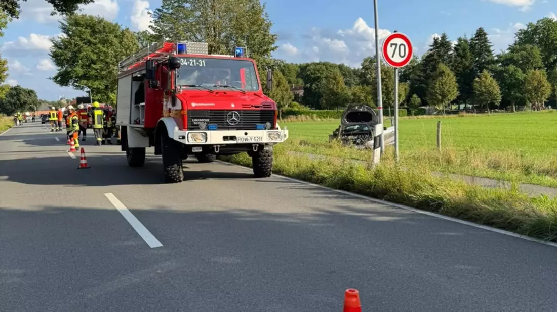 FW-ROW: Verkehrsunfall in Wensebrock - Fahrer verletzt, Beifahrer flüchtig aufgefunden - Bild: presseportal.de
