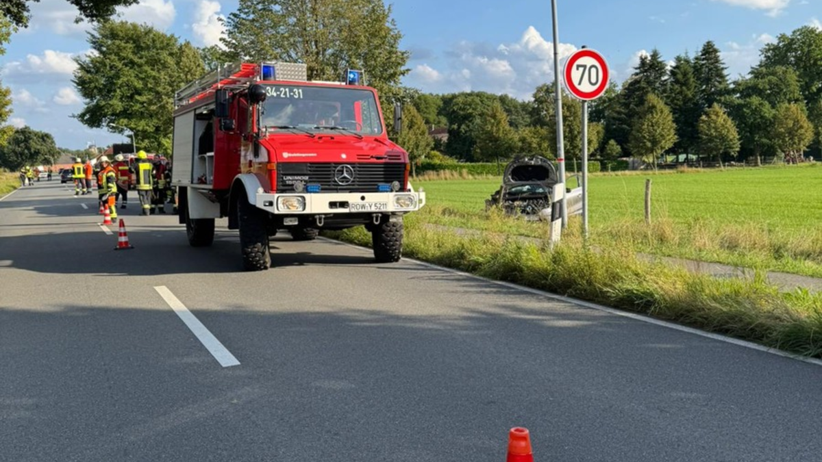 FW-ROW: Verkehrsunfall in Wensebrock - Fahrer verletzt, Beifahrer flüchtig aufgefunden - Foto: presseportal.de