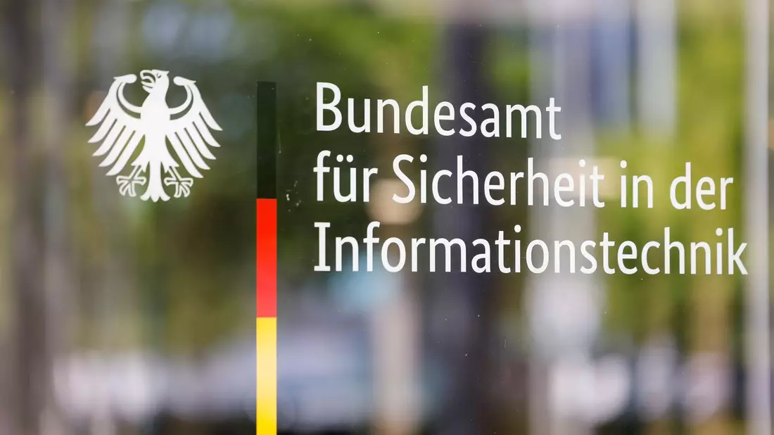Das Bundesamt für Sicherheit in der Informationstechnik (BSI) ist die zentrale Meldestelle für IT-Sicherheitsvorfälle. (Symbolbild) - Bild: Thomas Banneyer/dpa