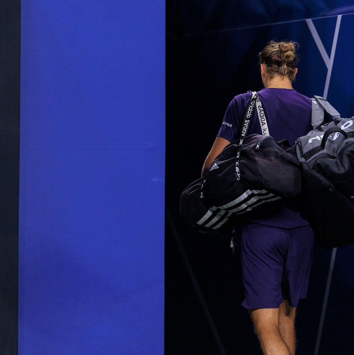 Zverev blieb nichts anderes übrig, als seinem Gegner zu gratulieren. - Foto: Javier Rojas/PI via ZUMA Press Wire/dpa