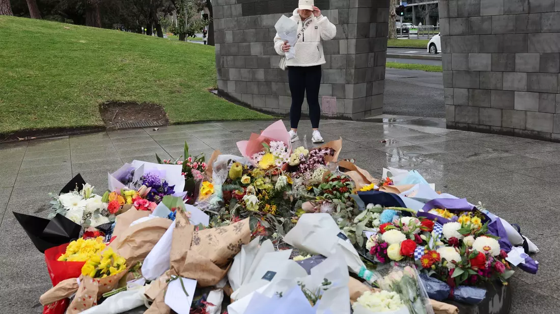 Die Tötung der beiden Polizisten löste in Australien Fassungslosigkeit aus. - Bild: Con Chronis/AAP/dpa