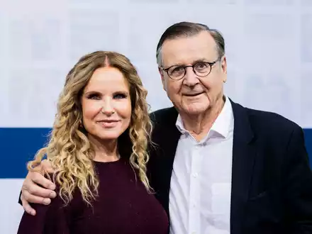 Katja Burkard und Hans Mahr gaben sich in Österreich das Ja-Wort. (Archivbild) - Foto: Christoph Soeder/dpa
