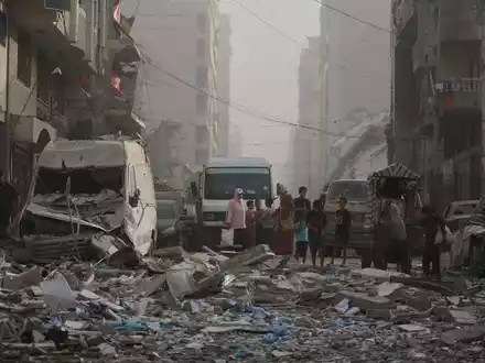 Israel hat wegen des Gaza-Kriegs nach Ansicht von US-Präsident Trump in Teilen der US-Politik an Reputation eingebüßt. - Foto: Jehad Alshrafi/AP/dpa