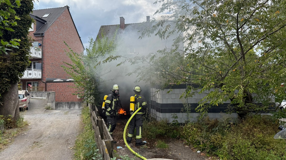 FW-WRN: Garagenbrand alarmiert die Feuerwehr - Foto: presseportal.de