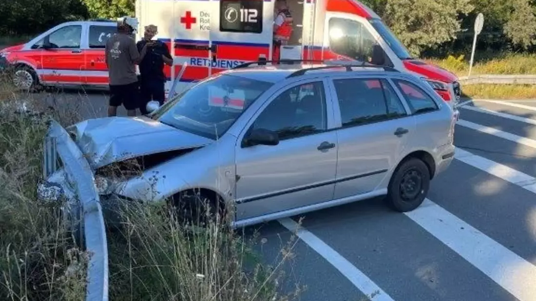 API-TH: Pkw verunfallt mit 3,11 Promille und ohne Führerschein auf der Autobahn 4 - Bild: presseportal.de