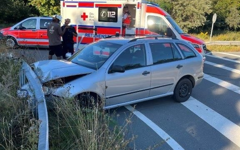 API-TH: Pkw verunfallt mit 3,11 Promille und ohne Führerschein auf der Autobahn 4 - Foto: presseportal.de