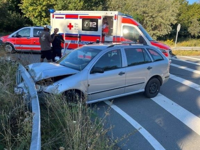 API-TH: Pkw verunfallt mit 3,11 Promille und ohne Führerschein auf der Autobahn 4 - Foto: presseportal.de