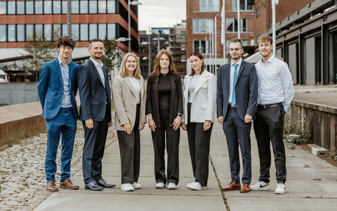 HZA-HB: Berufseinsteiger beim Hauptzollamt Bremen / Jetzt Karriere beim ZOLL starten! - Foto: presseportal.de HZA-HB: Berufseinsteiger beim Hauptzollamt Bremen / Jetzt Karriere beim ZOLL starten! - Foto: presseportal.de