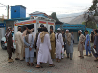 Ganze Dörfer liegen in Trümmern, wie der afghanische Nachrichtensender Tolonews berichtet. - Foto: Qazafi/XinHua/dpa