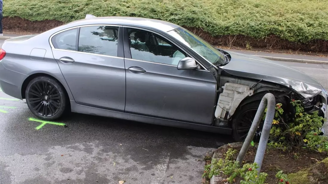 POL-RBK: Wermelskirchen - 17-Jähriger ohne Fahrerlaubnis verunfallt mit nicht zugelassenem Pkw - Bild: presseportal.de