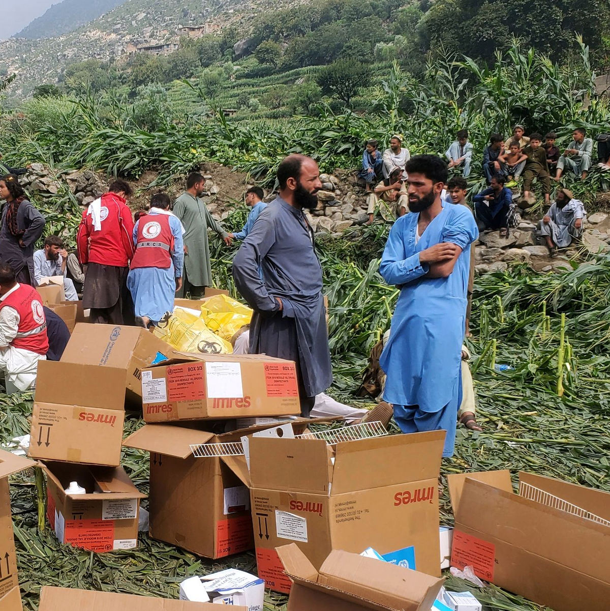 Das Erdbeben in der Nacht von Sonntag auf Montag hat schwere Schäden verursacht - die Rettungsarbeiten ließen noch. (Archivbild vom 2.9.) - Foto: Hedayat Shah/AP/dpa