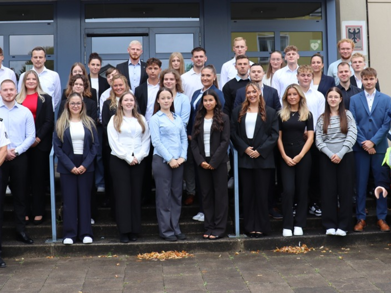 HZA-OS: Berufseinsteiger beim Hauptzollamt Osnabrück; Jetzt Karriere beim ZOLL starten! - Foto: presseportal.de