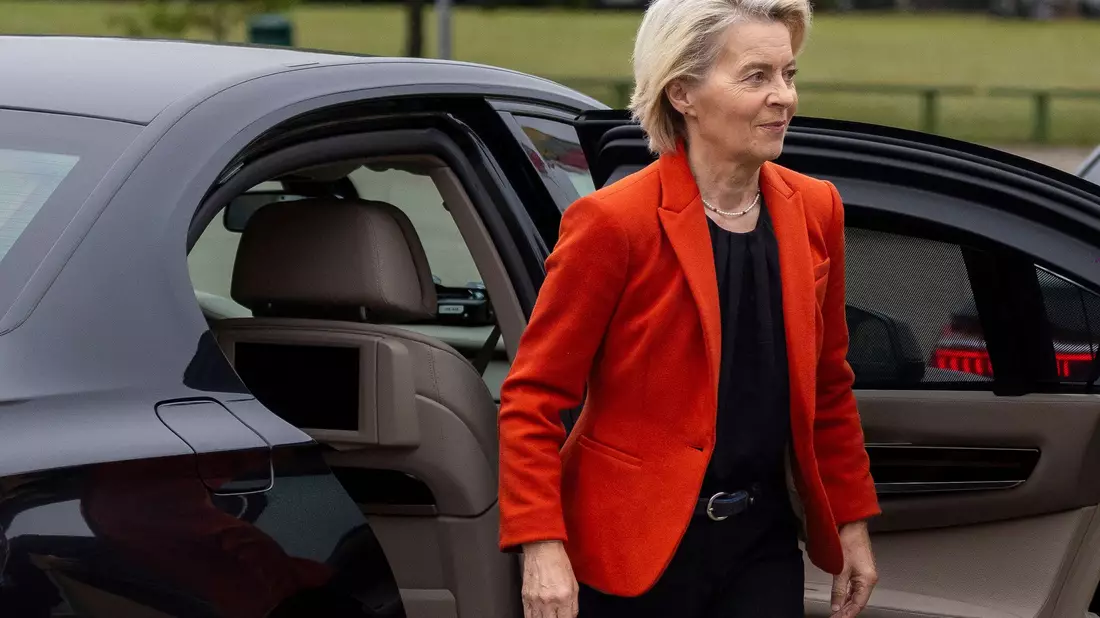 Das Flugzeug mit Ursula von der Leyen konnte am Ende sicher landen. (Archivbild) - Bild: Mindaugas Kulbis/AP/dpa
