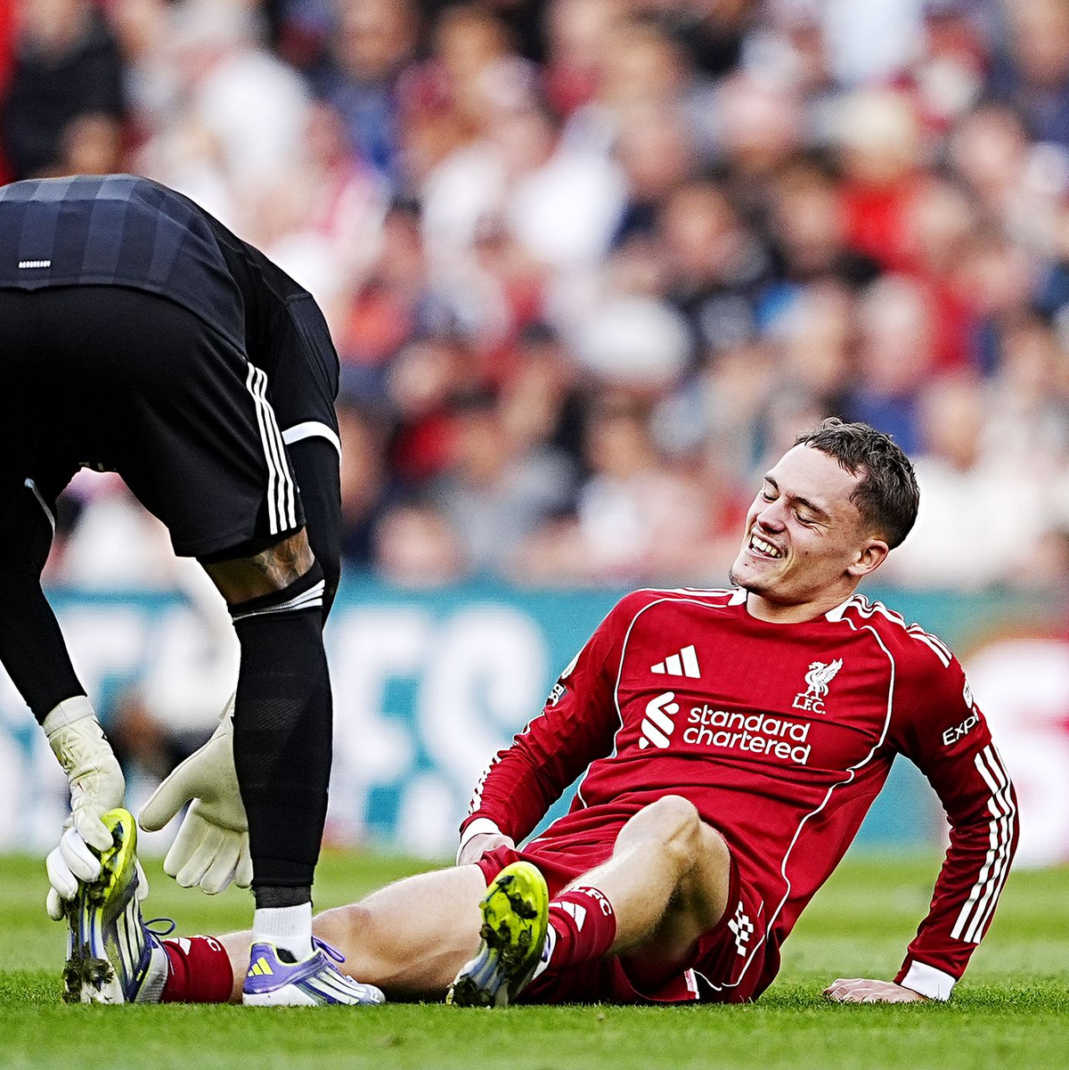 Florian Wirtz musste in Liverpool mit Schmerzen ausgewechselt werden.  - Foto: Peter Byrne/PA Wire/dpa