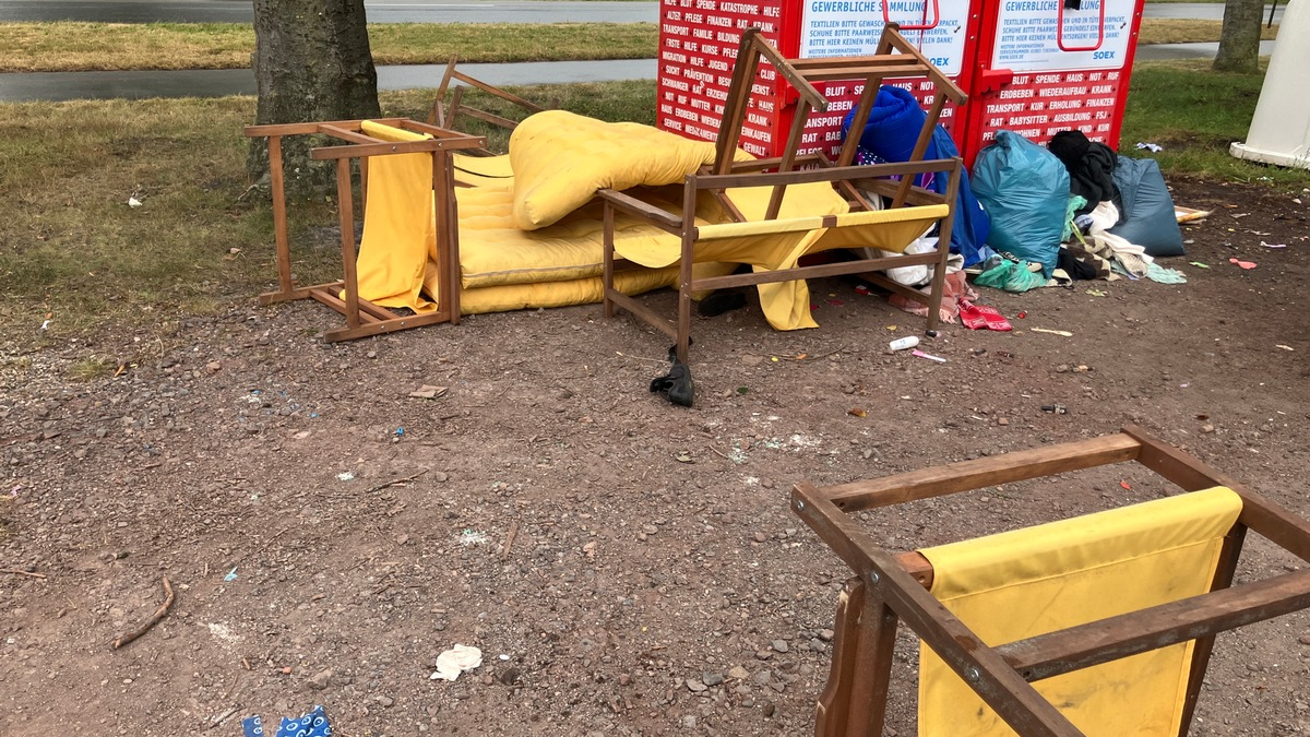 POL-DH: --- Barnstorf - Illegale Abfallentsorgung (Foto) --- - Foto: presseportal.de