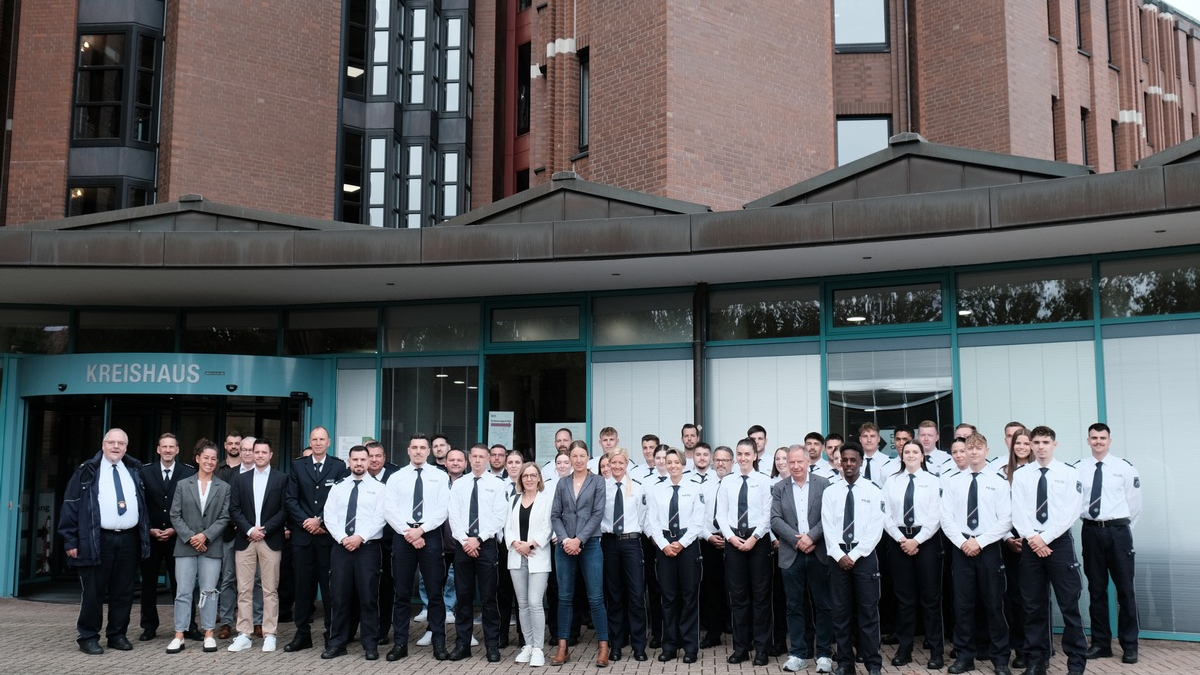 POL-HS: 37 neue Kolleginnen und Kollegen verstärken die Kreispolizeibehörde Heinsberg - Foto: presseportal.de