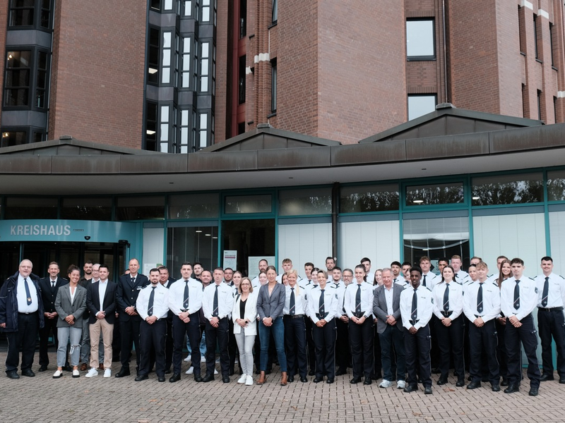 POL-HS: 37 neue Kolleginnen und Kollegen verstärken die Kreispolizeibehörde Heinsberg - Foto: presseportal.de