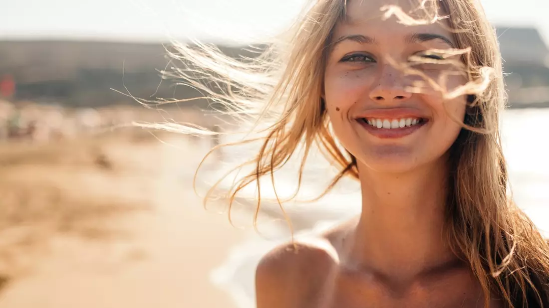 Bring deine Beauty-Routine auf das nächste Level: Haut- und Schönheitspflege von innen mit der innovativen Q4-Rezeptur und den Beauty-Essentials Biotin und Jod - Bild: presseportal.de